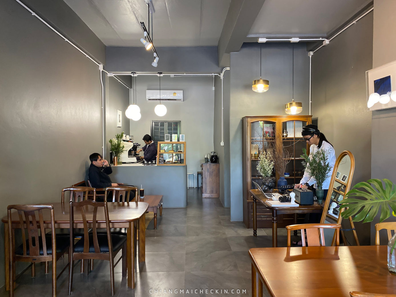Klom cafe คาเฟ่เชียงใหม่ตกแต่งสดใสน่ารักๆเจ้าของร้านใจดี กาแฟกลมกล่อมราคาไม่แพงต้องห้ามพลาดด